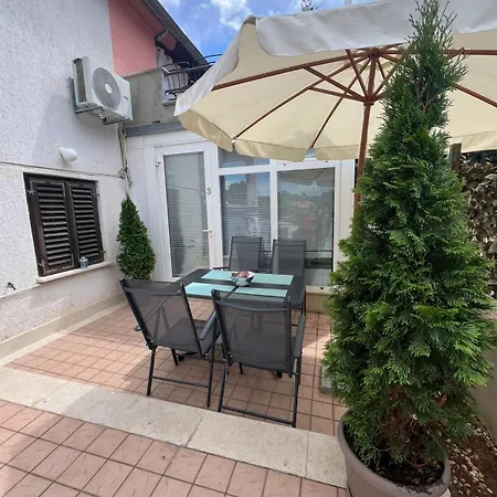 Peaceful Immersed In Nature Near Pula Apartment *