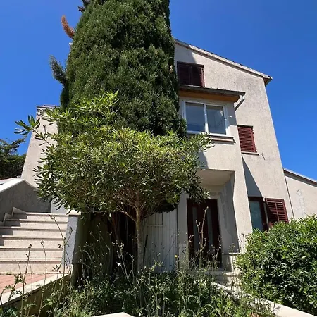 Peaceful Immersed In Nature Near Pula Apartment *